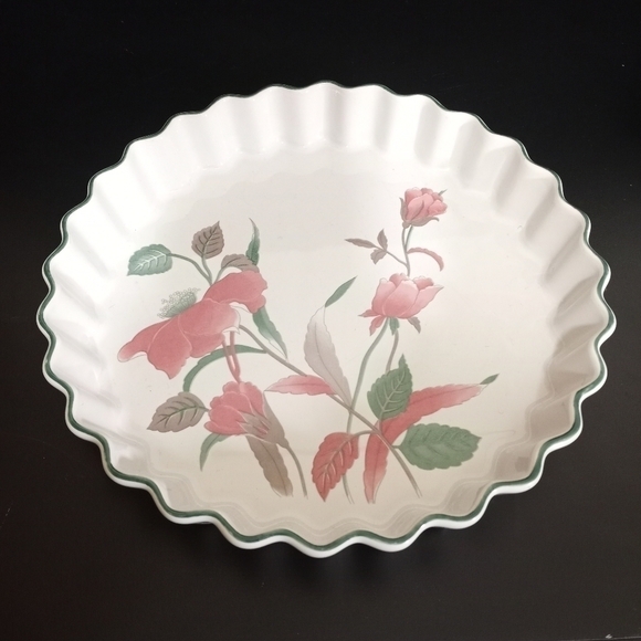 MIKASA Silk Flowers Fluted 9" Quiche/Tart Dish Pan Baker - Picture 2 of 5